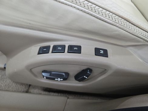 Used 2013 Volvo XC70 3.2 AWD/4WD image 29