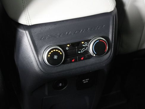 Used 2025 Ford Explorer Platinum w/ Ultimate Package AWD/4WD image 23