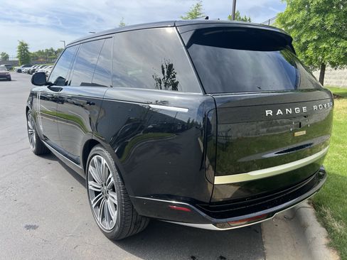 Used 2024 Land Rover Range Rover Autobiography image 5