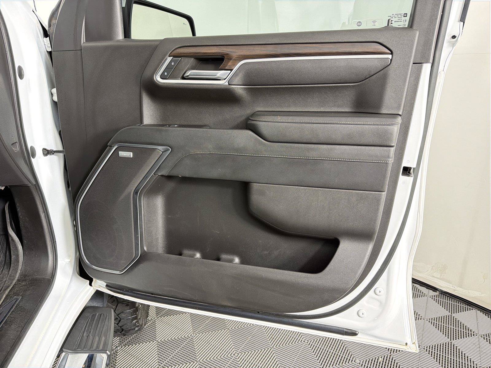 Used 2023 GMC Sierra 1500 SLT w/ SLT Premium Plus Package AWD/4WD image 12