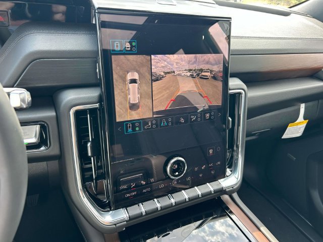 New 2026 GMC Yukon Denali w/ Denali Reserve Package AWD/4WD image 36