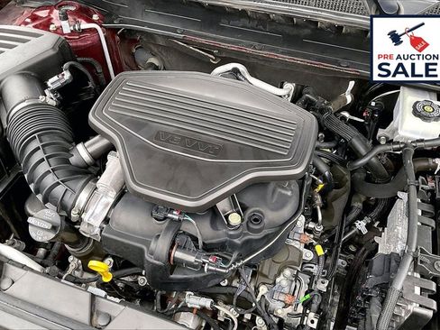 Used 2021 GMC Acadia SLT w/ Premium Package image 32