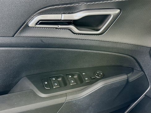 Used 2025 Kia Sportage LX FWD image 15