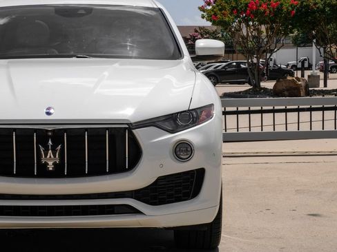 Used 2019 Maserati Levante image 53