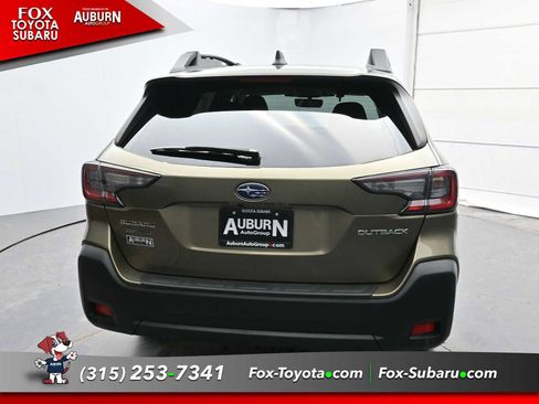 Used 2023 Subaru Outback Premium image 4