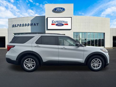 New 2026 Ford Explorer Active image 5