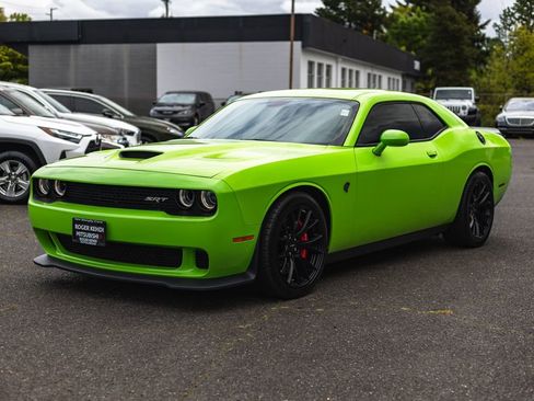 Used 2015 Dodge Challenger SRT Hellcat RWD image 7