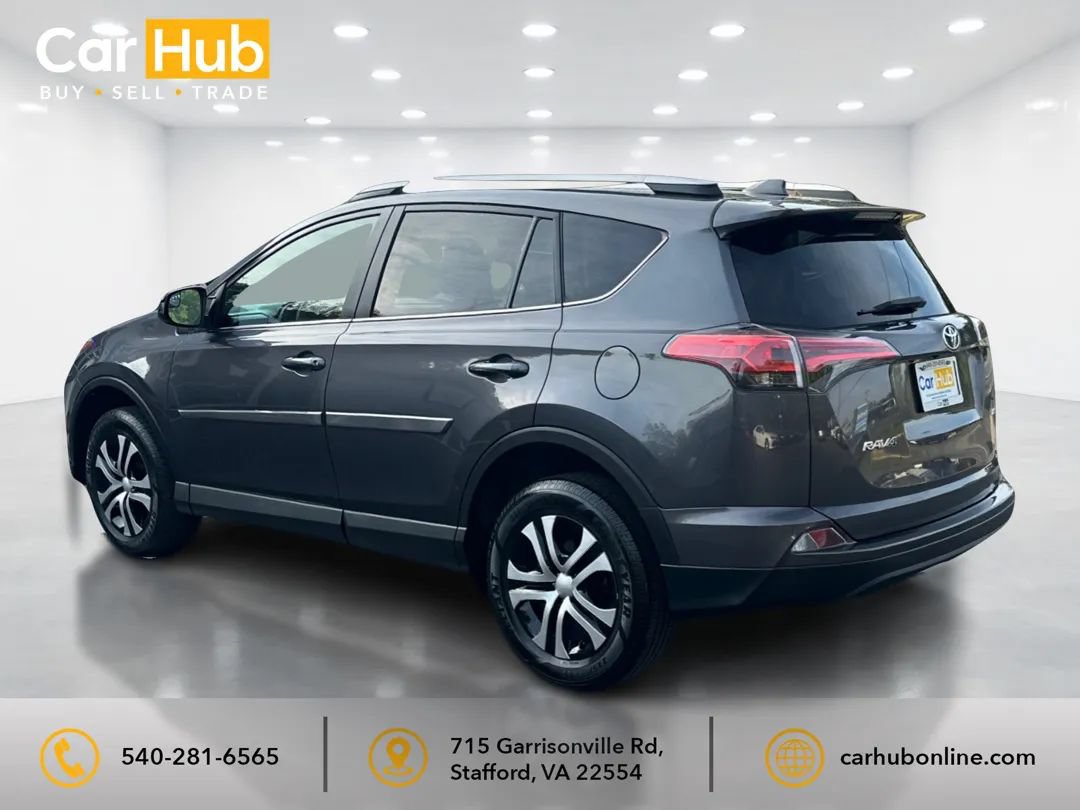 Used 2017 Toyota RAV4 LE FWD image 4