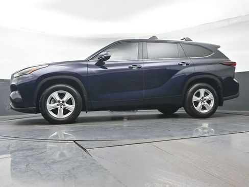 Used 2024 Toyota Highlander LE image 36
