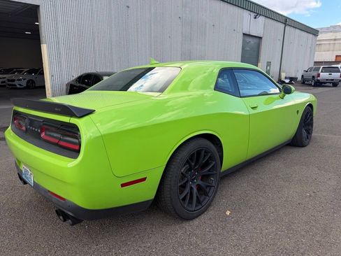 Used 2015 Dodge Challenger SRT Hellcat RWD image 4
