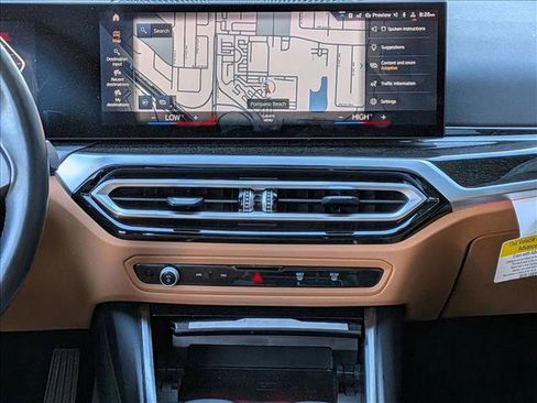 Used 2024 BMW 330i Sedan w/ Premium Package image 11