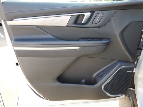 Used 2025 Buick Enclave Preferred image 19