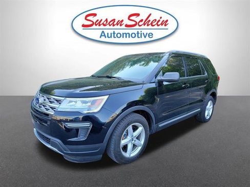 Used 2018 Ford Explorer XLT FWD image 1