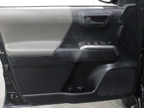 Used 2021 Toyota Tacoma SR5 AWD/4WD image 6