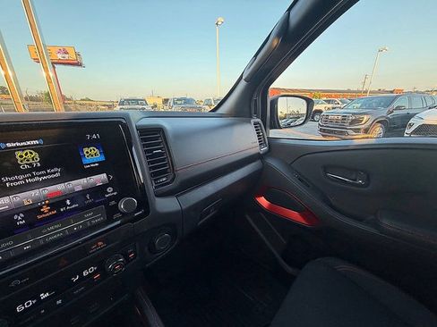 Used 2024 Nissan Frontier PRO-4X w/ Technology Package AWD/4WD image 48