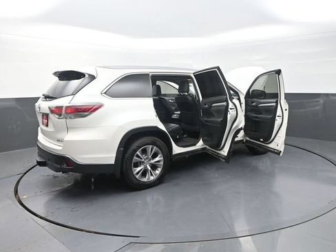 Used 2015 Toyota Highlander XLE AWD/4WD image 46