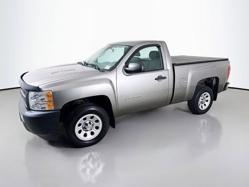 Used 2013 Chevrolet Silverado 1500 W/T RWD image 3