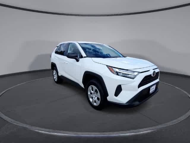 Used 2025 Toyota RAV4 LE AWD/4WD image 2