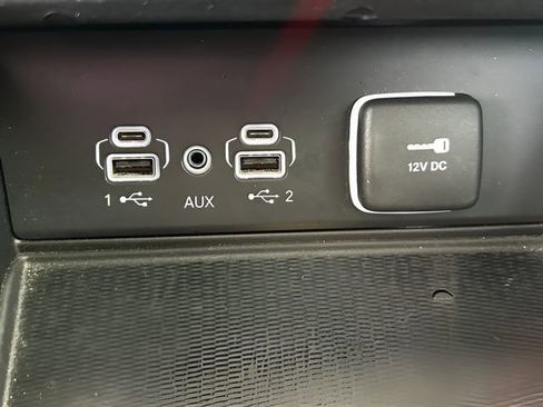 Used 2024 Jeep Grand Cherokee L Limited w/ Luxury Tech Group II image 34