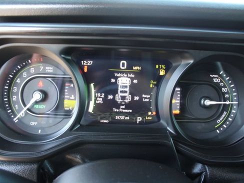 Used 2024 Jeep Wrangler Unlimited Sahara AWD/4WD image 17