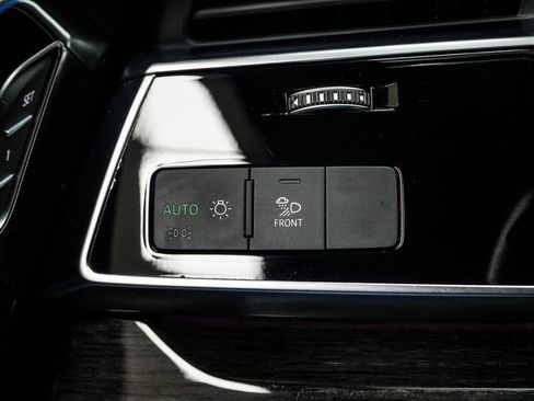 Used 2025 Audi Q7 3.0T Premium Plus AWD/4WD image 35