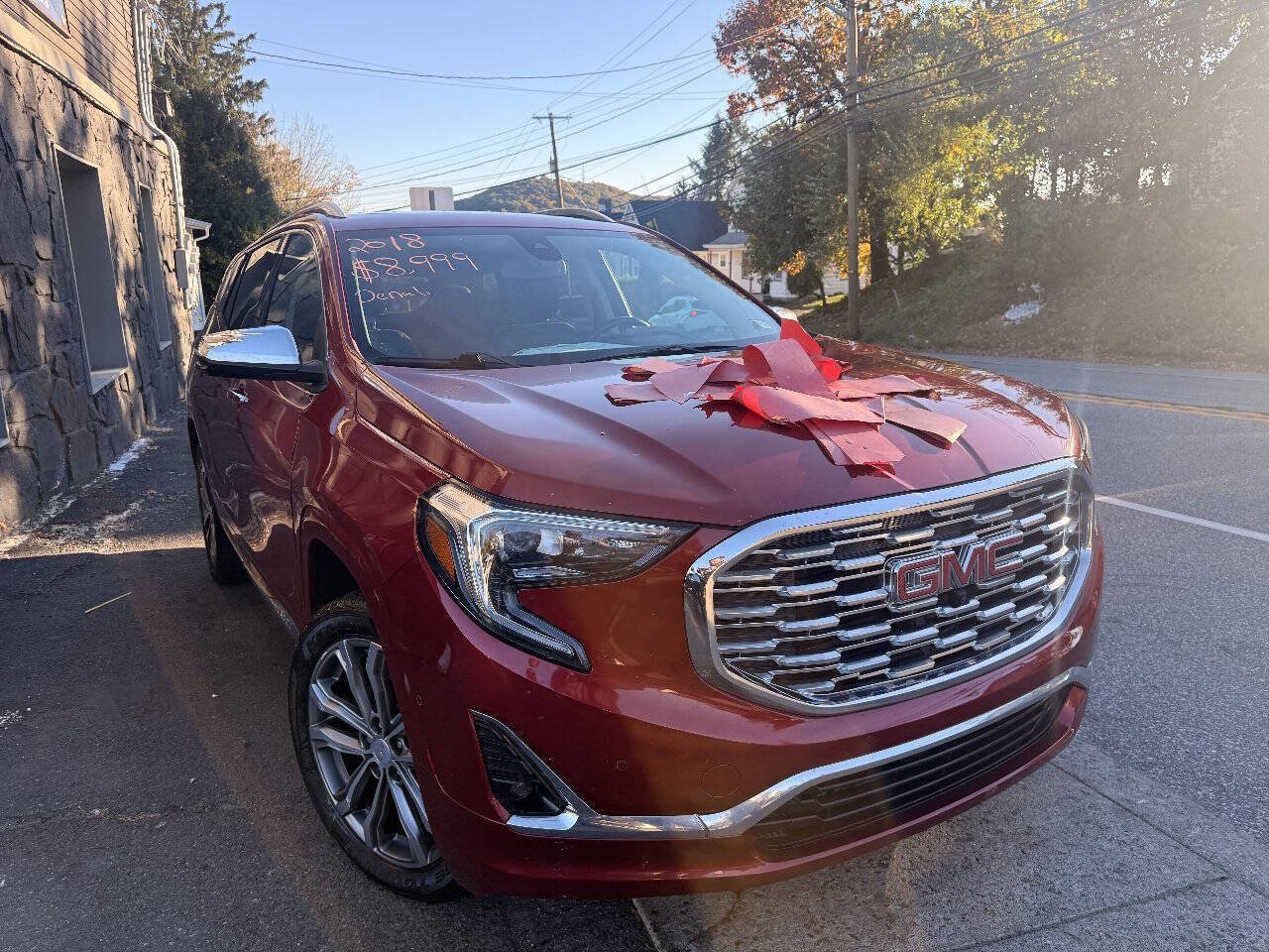Used 2018 GMC Terrain Denali w/ Advanced Safety Package AWD/4WD image 4