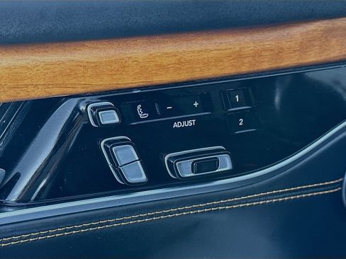 Used 2022 Jeep Grand Wagoneer Series III w/ Flexible Seating Group AWD/4WD image 36