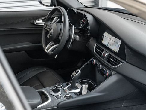 Used 2023 Alfa Romeo Giulia Sprint image 15