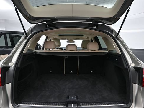Used 2019 Mercedes-Benz GLC 300 4MATIC image 16