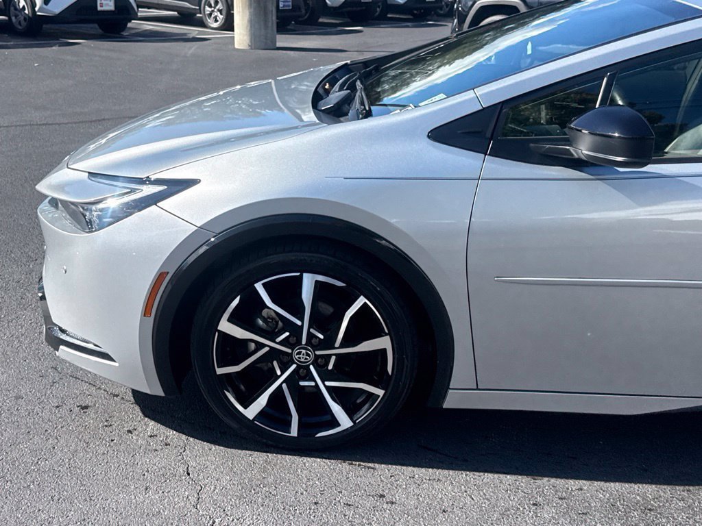 Used 2023 Toyota Prius Prime FWD image 2