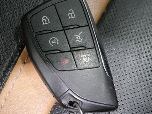 Used 2021 GMC Yukon AT4 w/ Technology Package image 33