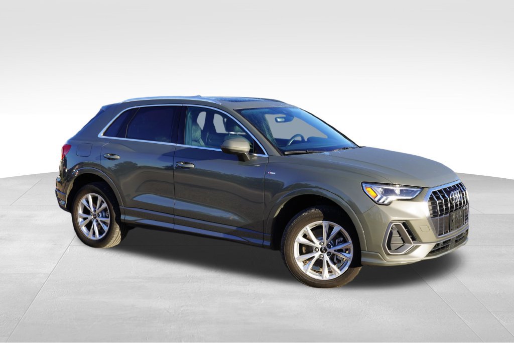 Used 2025 Audi Q3 2.0T Premium AWD/4WD image 2