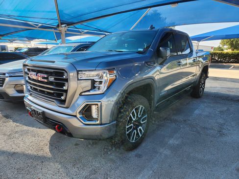Used 2022 GMC Sierra 1500 AT4 w/ AT4 Preferred Package AWD/4WD image 2