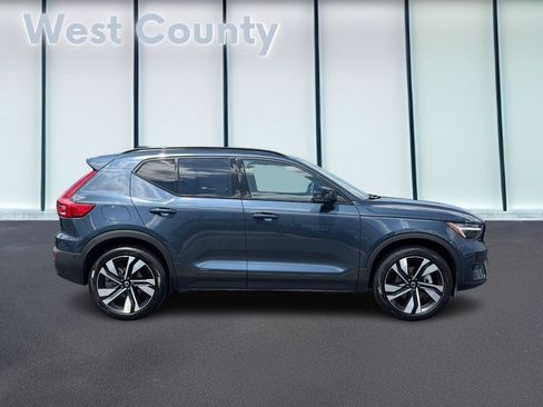 New 2026 Volvo XC40 B5 Ultra w/ Climate Package AWD/4WD image 2