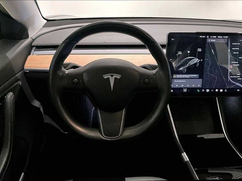 Used 2019 Tesla Model 3 Mid Range image 16