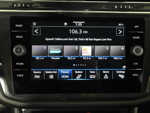 Certified 2022 Volkswagen Tiguan SE w/ Panoramic Sunroof Package FWD image 27
