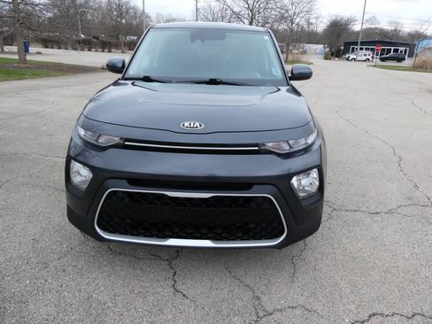 Used 2021 Kia Soul S FWD image 2