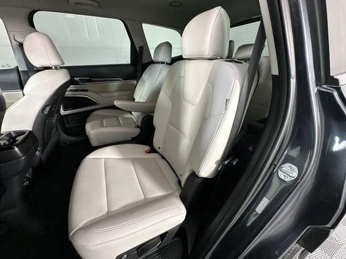 Used 2024 Kia Telluride S FWD image 23