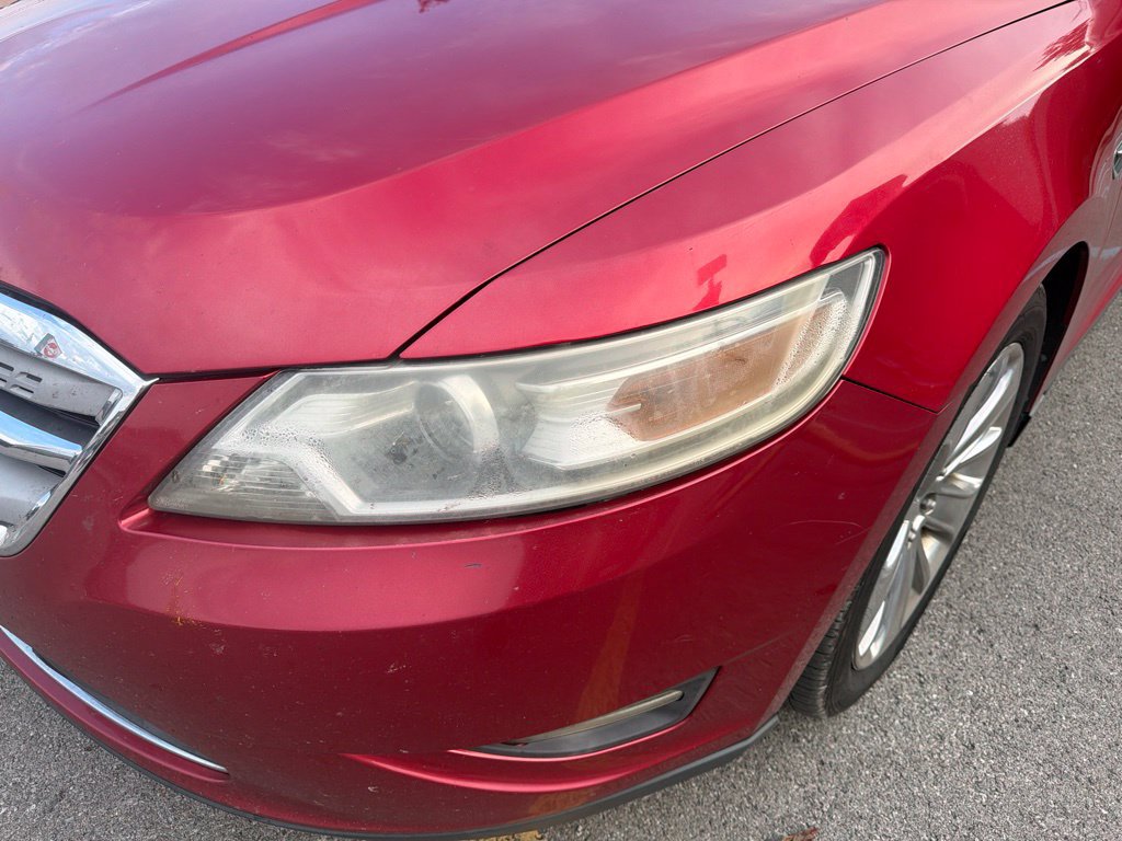 Used 2010 Ford Taurus Limited FWD image 2