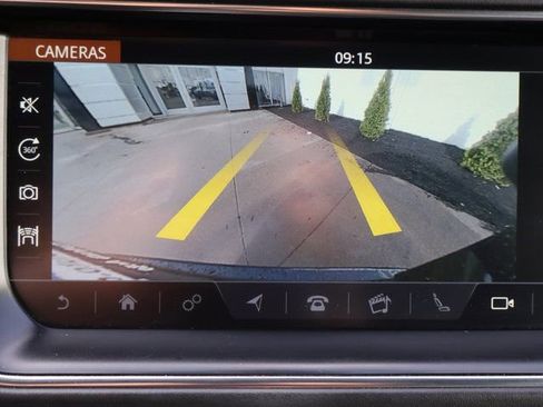 Used 2017 Land Rover Range Rover Supercharged AWD/4WD image 24