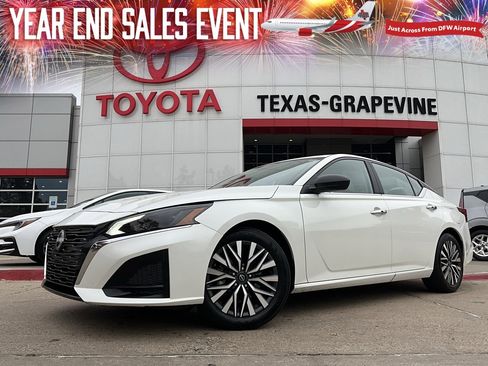 Used 2025 Nissan Altima 2.5 SV image 1