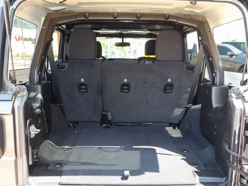 Used 2020 Jeep Wrangler Unlimited Sport S image 9