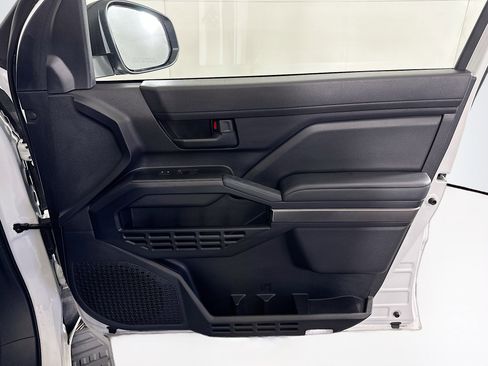 Used 2025 Toyota 4Runner SR5 image 32