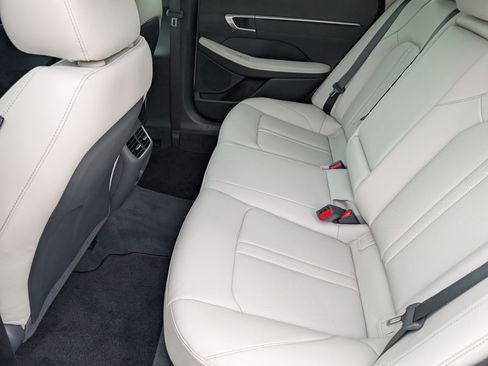 Used 2022 Hyundai Sonata Limited image 11