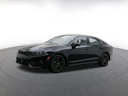 Used 2025 Kia K5 LXS FWD image 3