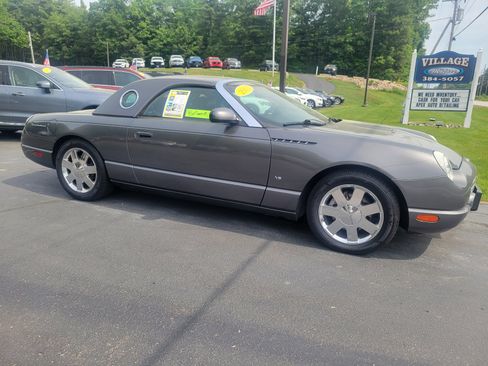 Used 2003 Ford Thunderbird RWD image 3