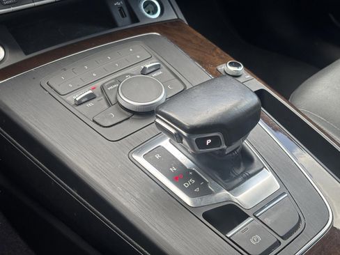 Used 2019 Audi Q5 2.0T Premium AWD/4WD image 31
