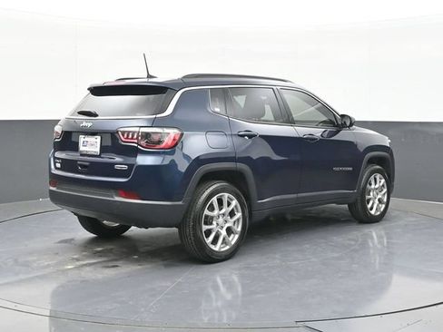 Used 2024 Jeep Compass Latitude AWD/4WD image 13