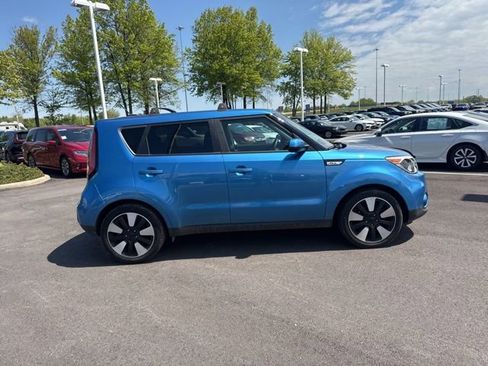 Used 2019 Kia Soul + FWD image 8