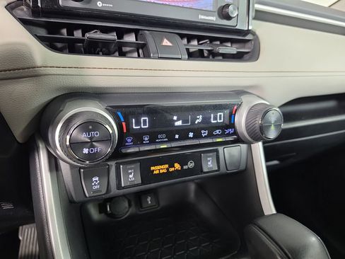 Certified 2020 Toyota RAV4 XLE w/ Convenience Package AWD/4WD image 20